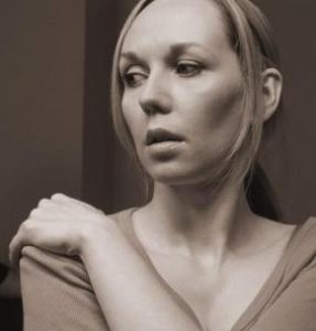 Cerita cinta yang menyakitkan di dunia maya